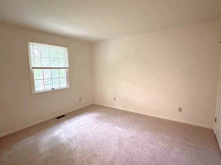 126 South Court St — Photo 12