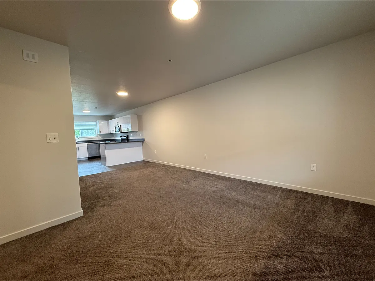 Building Photo - 675 Hundred #A103