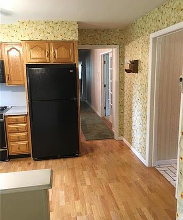 5th image of 2715 Cresmont Ave