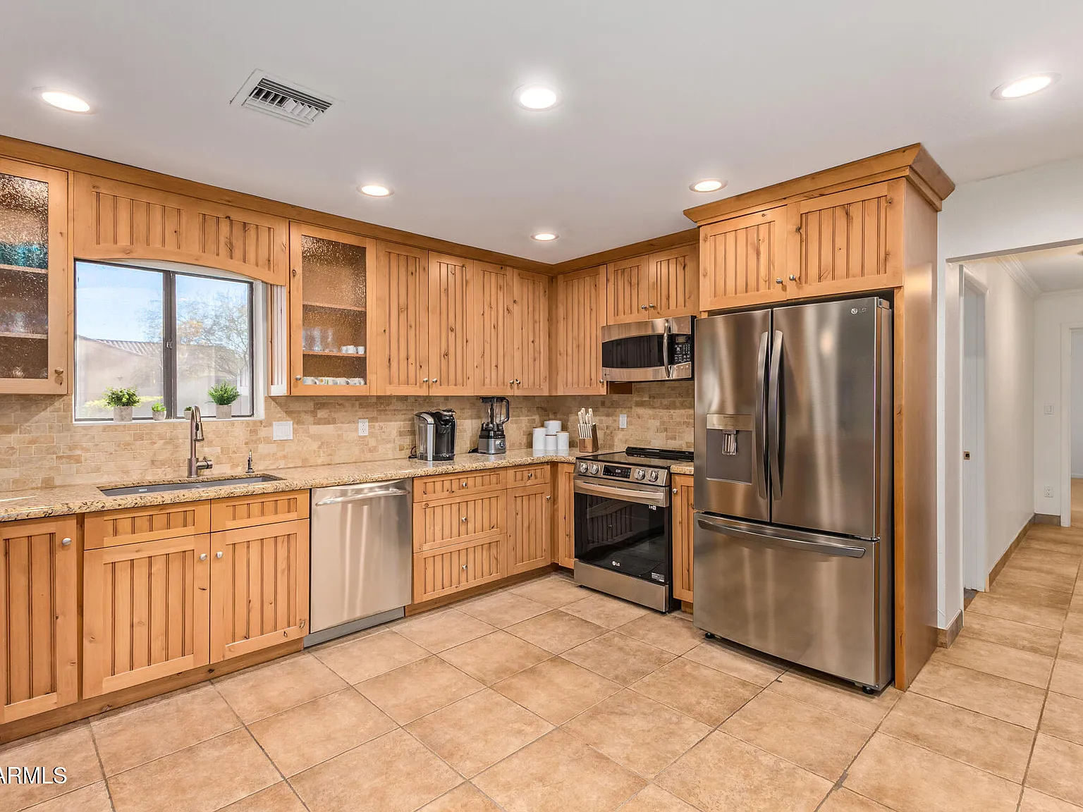 2 bed, 1.0 bath, 1440 sqft, $3,000 — Photo 3