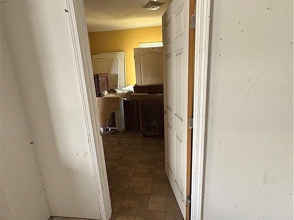 2nd image of 5886 Old Gentilly Rd