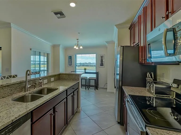 5624 Palmer Cir #203 — Photo 21