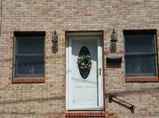 915 Tasker St, Philadelphia, PA 19148