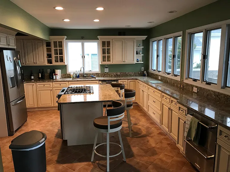 652 Princeton Ave — Photo 10