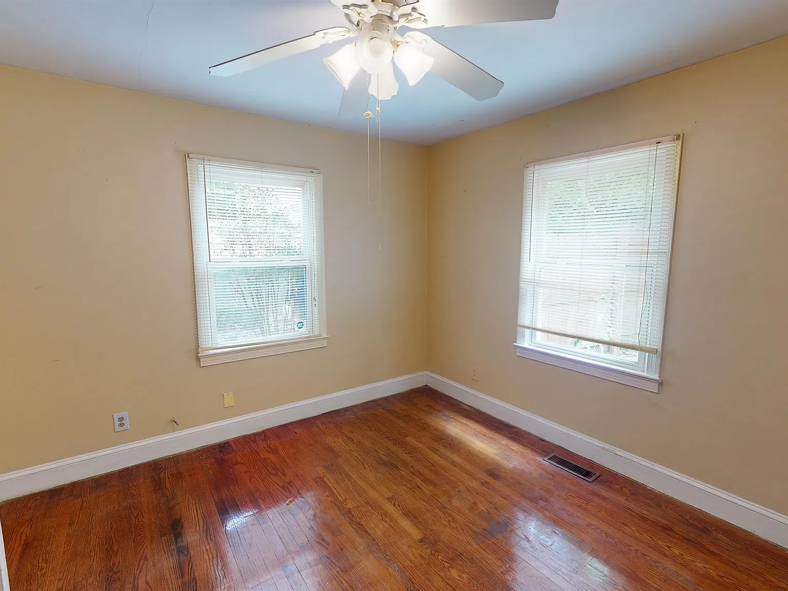 2405 Hoyt Street - 1 — Photo 2