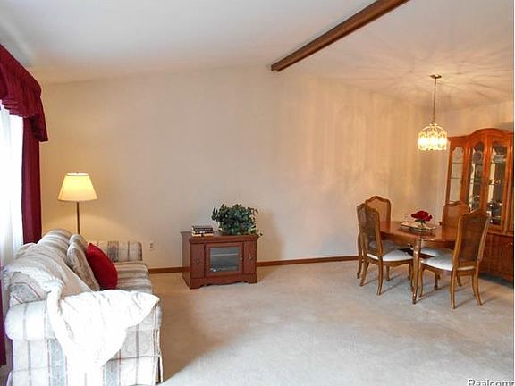 4th image of 4758 N Grand Oaks Dr