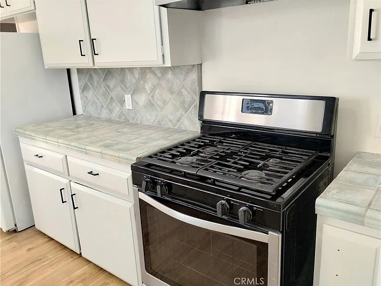 374 Grand Ave — Photo 11