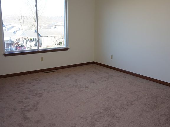 4th image of 600 West Ave #5