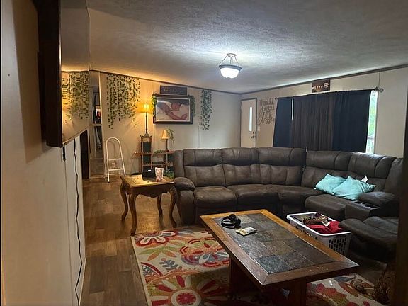 3rd image of 110 Daisy Ln