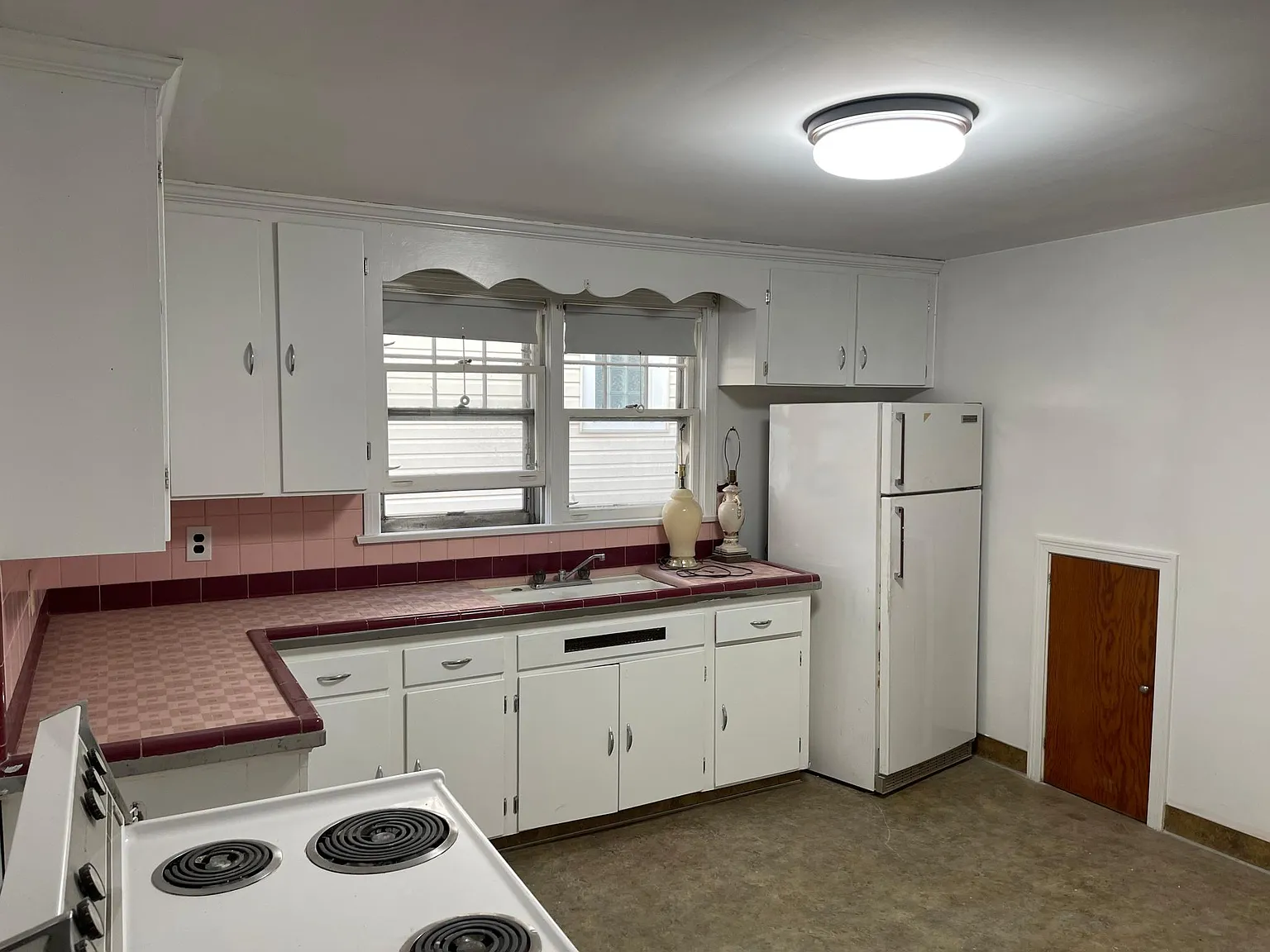 2420 Grand Ave — Photo 4