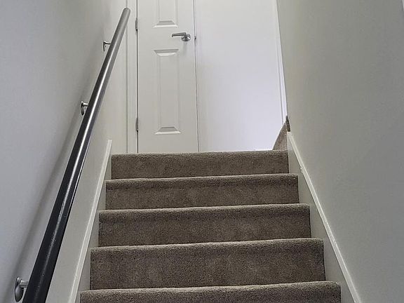5th image of 519 Parkdale Dr