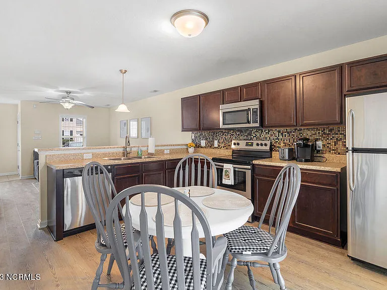 131 Glen Cannon Dr — Photo 9