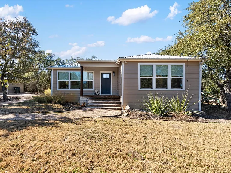 1610 Pace Bend Rd N — Photo 1