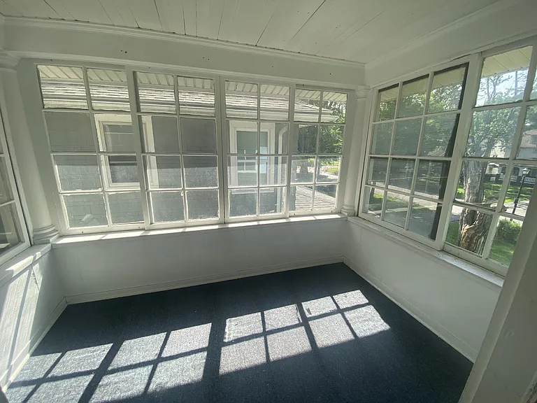 372-374 Lake View Park — Photo 10