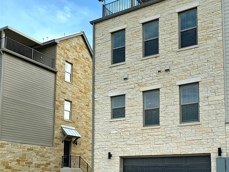 225 John Webster St — Photo 35