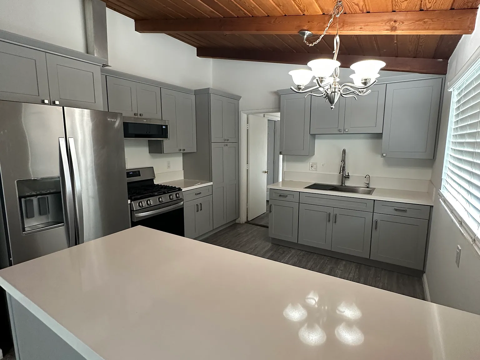 3 bed, 90 sqft, $3,000 — Photo 2