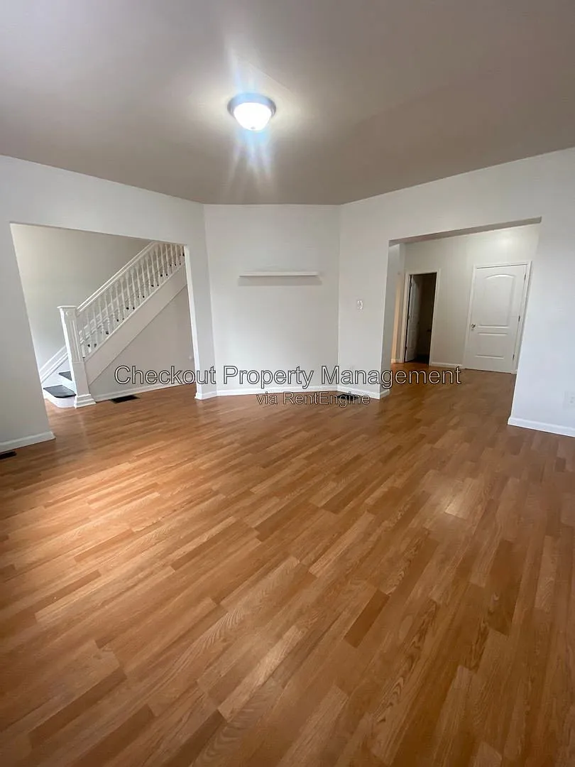 2 bed, 2.0 bath, 1200 sqft, $1,295 — Photo 3