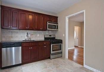 4th image of 101 Yoakum Ave
