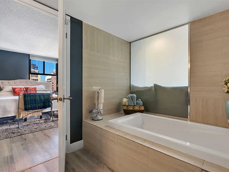 1100 8th Ave SW #1906 — Photo 25