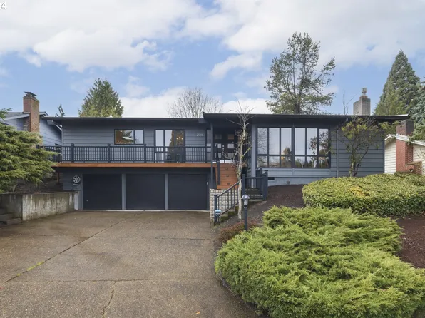2918 SW Collins Ct, Portland, OR 97219