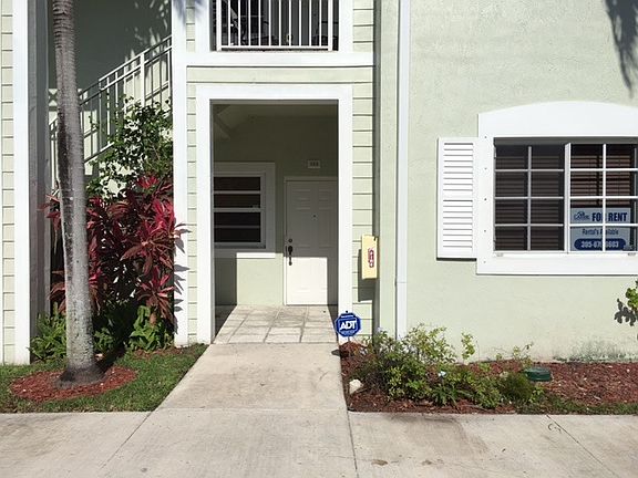 5th image of 359 NE 27th Ter Unit 103