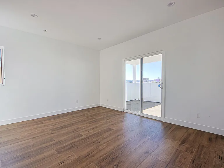 6421 Troost Ave — Photo 19