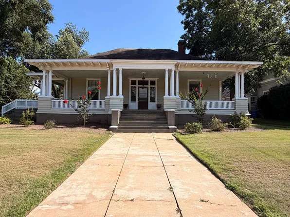 110 Murphree St, Troy, AL 36081