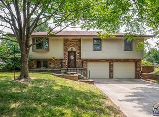 1036 SW Ashworth Rd, Topeka, KS 66604