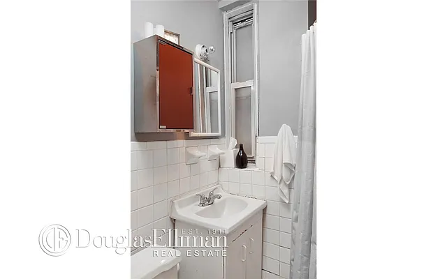 Rented by Douglas Elliman | media 29