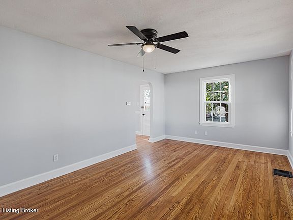 4th image of 705 Montgomery Ave