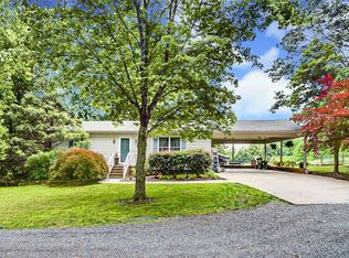 8876 Us Highway 220 S, Seagrove, NC 27341