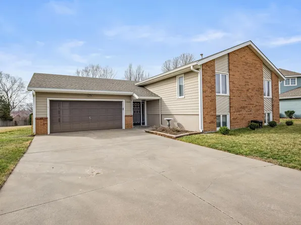 1501 Holly Ln, Junction City, KS 66441