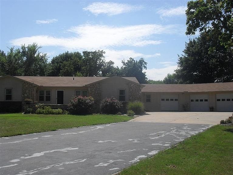 1st image of 2315 N Timberlane Dr