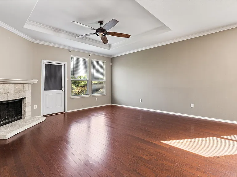 2904 Whispering Pine Blvd — Photo 3