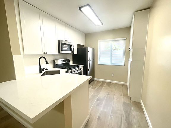 3rd image of 1258 Pacific Beach Dr APT 2
