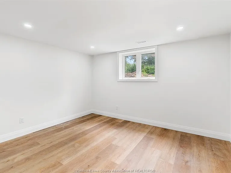 121 Allison Ave — Photo 26