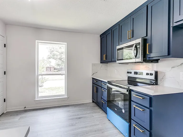 1580 College Pkwy — Photo 14