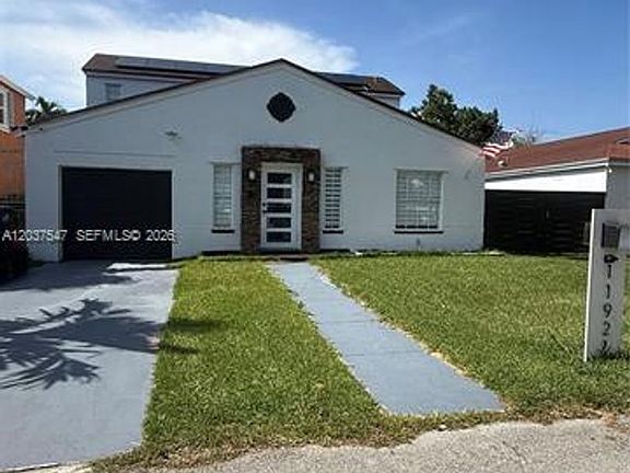 3rd image of 11921 SW 273rd St