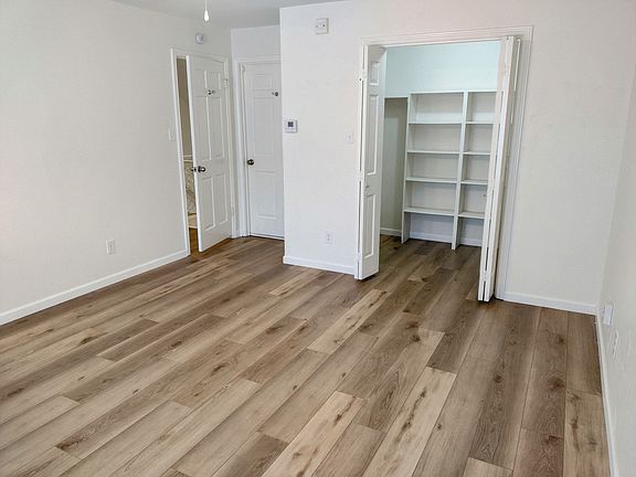 4th image of 3018 Overton Park Dr W