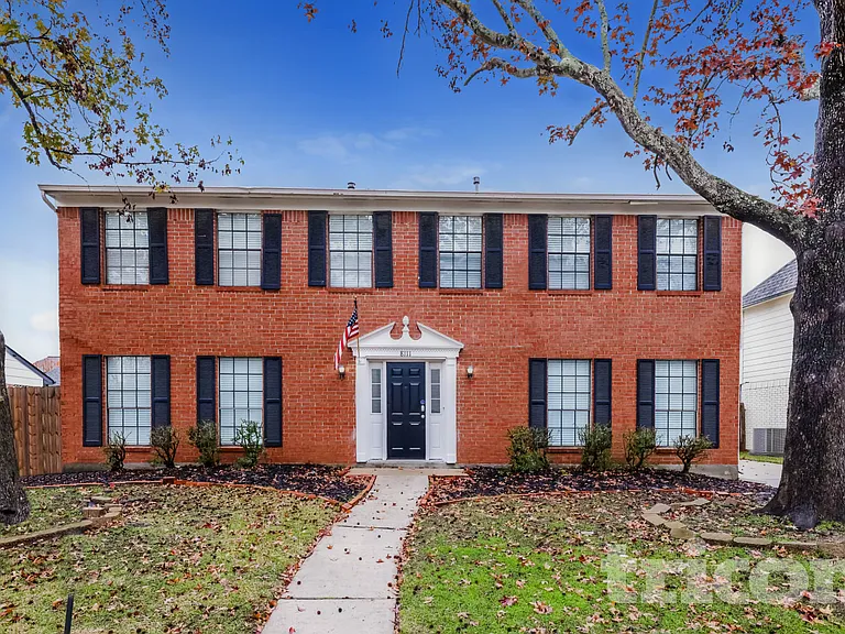 8111 Silver Fir Dr — Photo 1