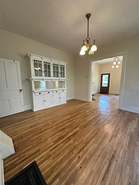 2 bed, 1200 sqft, $1,650 — Photo 2