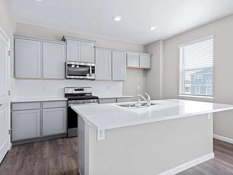 1573 Northcroft Dr — Photo 11