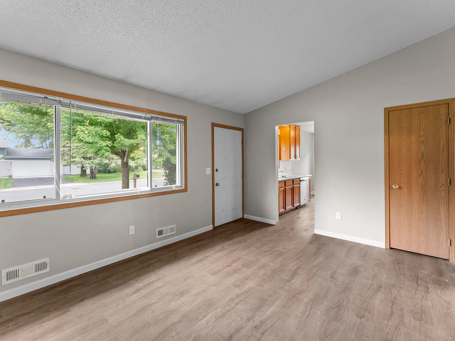 14840 Dallara Ave — Photo 4