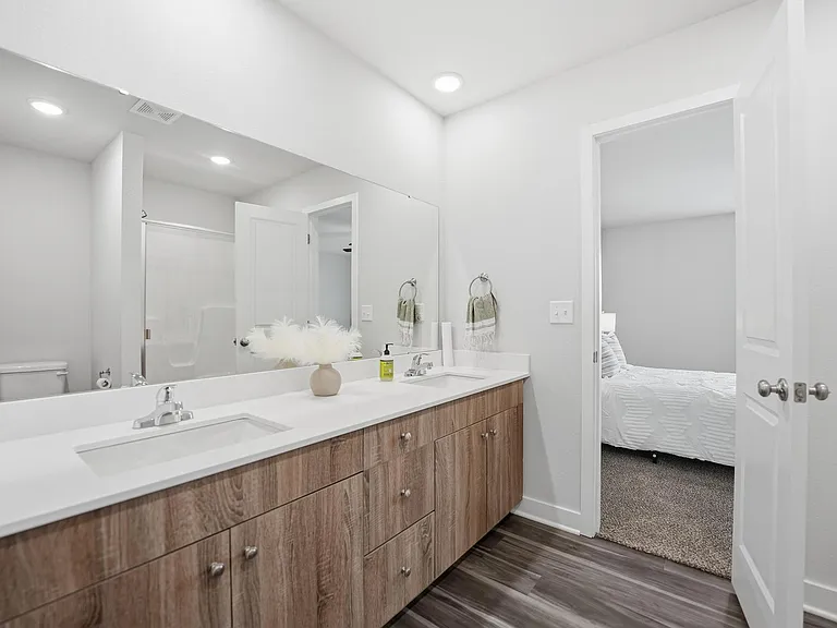Barry West Townhomes — Photo 27