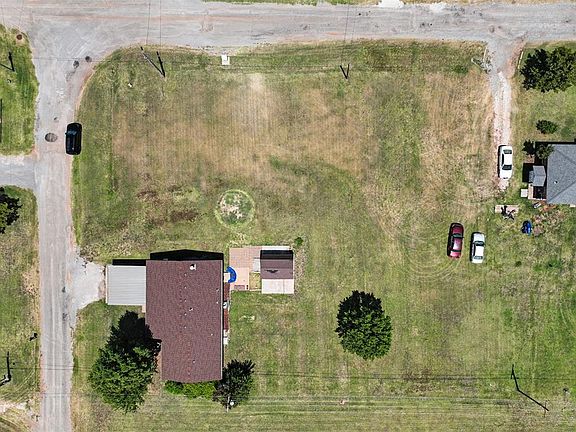 5th image of 419 N Elma Ave