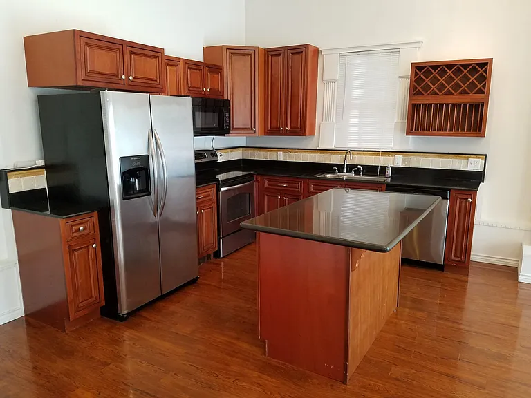 21 Ash St #4 — Photo 3