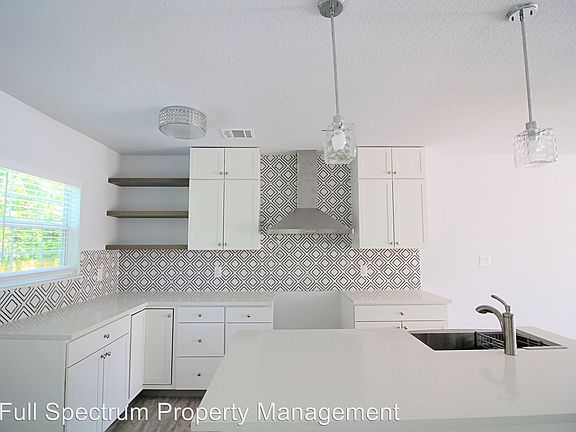 5th image of 707 S Olive St #B