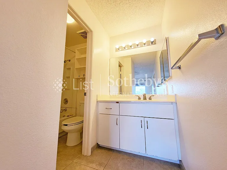 91-1135 Puamaeole St #20W — Photo 13