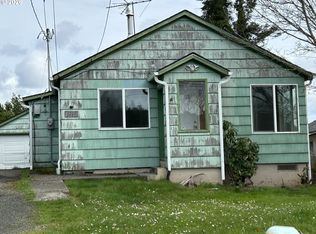 1221 S 8th Ct, Coos Bay, OR 97420