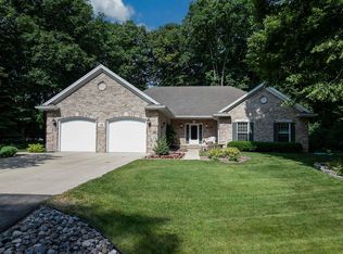 196 River Oaks Ct, Appleton, WI 54915